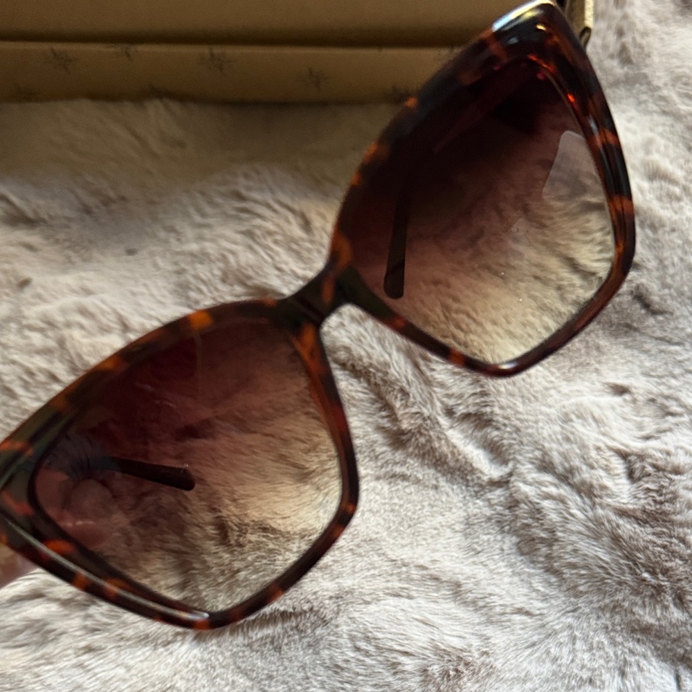 Diff Eyewear Tortoise Shell Square Sunglasses - image 5